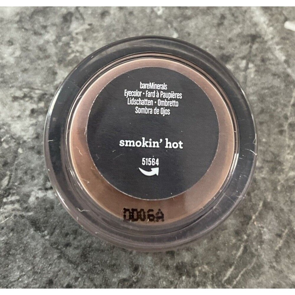 NWOB BARE MINERALS ESCENTUALS SMOKIN HOT EYE SHADOW .01 oz/.28g (mini)